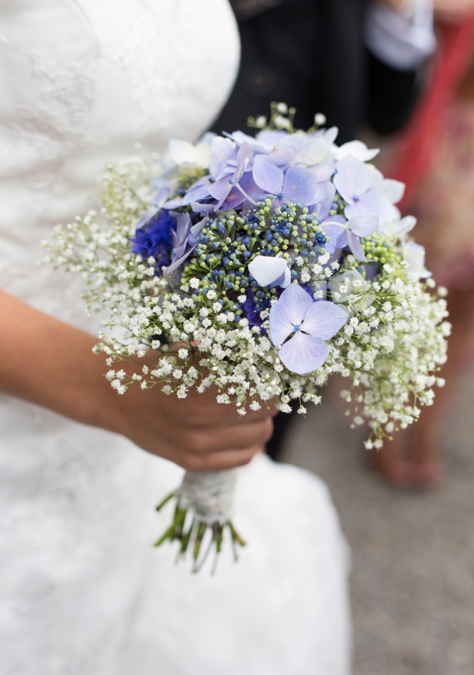 blue and white wedding bouquet
